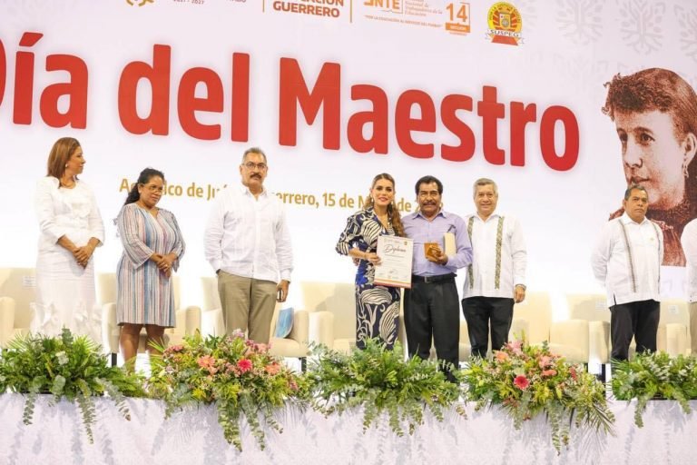 Seguimos caminando junto con el magisterio para lograr la Revolución Educativa: Evelyn Salgado