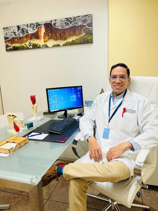 ¡El Dr. ¡Gustavo López Medrano, el cirujano ortopédico infantil y traumatólogo que regala sonrisas y restaura movimientos!