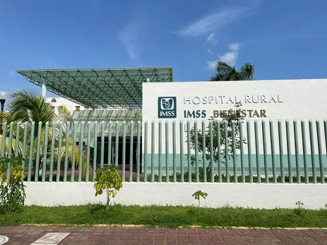 Conmemora IMSS-Bienestar 13 Aniversario del Hospital La Unión, el médico resaltó que este servicio es completamente gratuito no sólo a las comunidades rurales, sino en las zonas urbanas y semiurbanas.