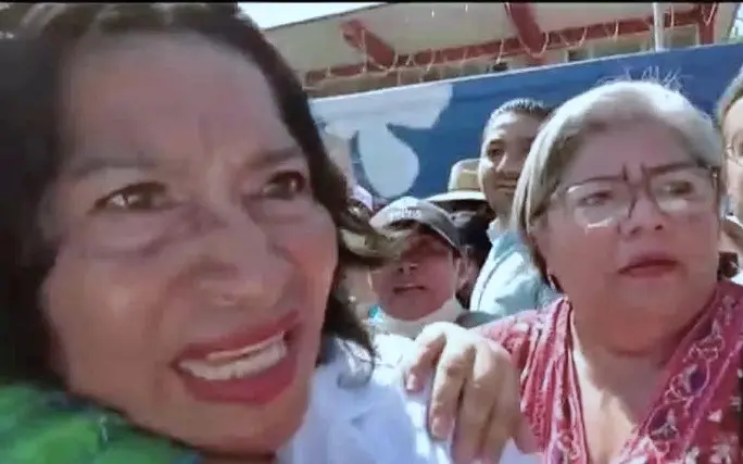"Abelina López: Polémica y Reelección en Acapulco". El caso de los dos marinos desaparecidos bajo su administración ha sido un punto de controversia