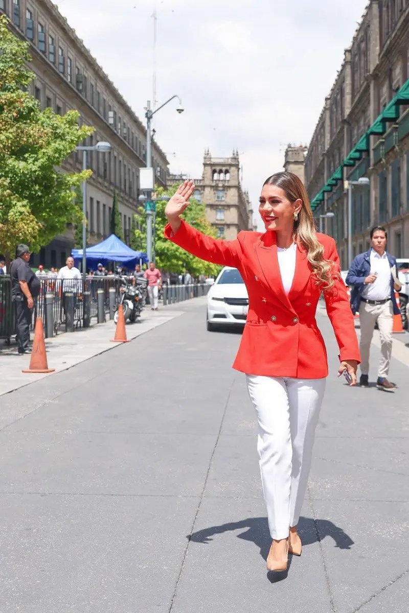 Evelyn Salgado se reúne con López Obrador en CDMX, expresó su gratitud por la oportunidad de dialogar con el presidente