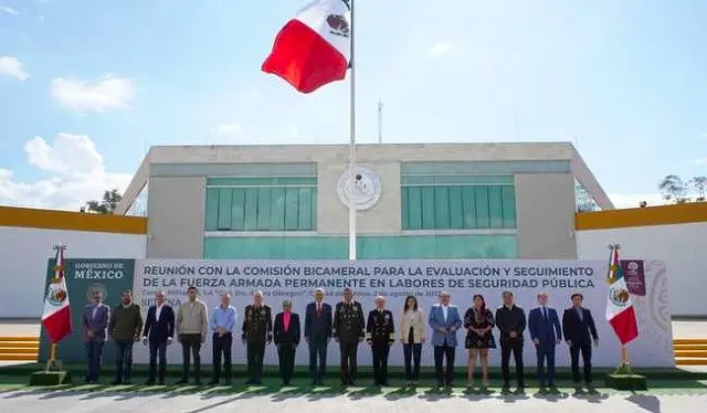 "Reunión de Seguridad: Evaluación de la Fuerza Armada Permanente". Fue presidida por el Secretario de la Defensa Nacional, General Luis Cresencio Sandoval Gonzáles