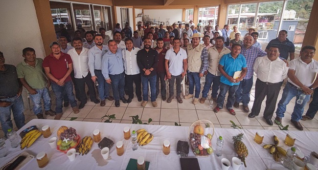 Sagadegro y Cafeticultores de Iliatenco Abordan Desarrollo en la Montaña. Identificar a productores, sus cultivos y variedades, primer paso
