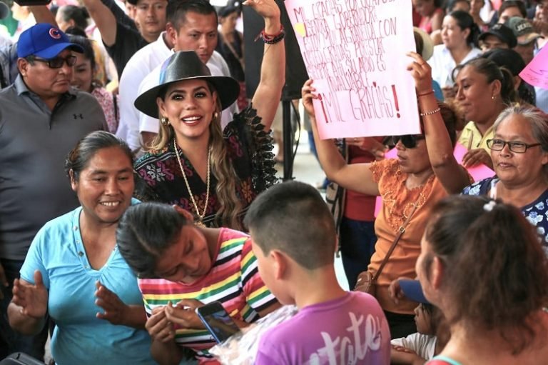 Encabeza Evelyn Salgado Feria de Servicios Integrales en la comunidad de El Paraíso