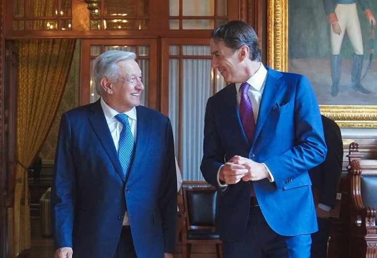 Presidente se reúne con Coordinador de Infraestructura Global de EEUU