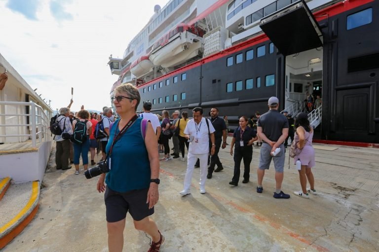 INICIA LA TEMPORADA DE CRUCEROS 2023-2024 EN EL PUERTO DE ACAPULCO