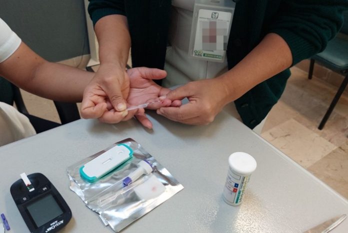 Mantiene IMSS Guerrero acciones de atención contra VIH en unidades de médicas y hospitales, se realizan las pruebas rápidas para detectar VIH