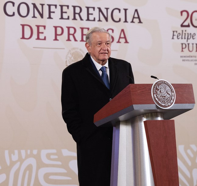 El Presidente López Obrador Aborda Temas de Monopolios y Privatizaciones Durante la Mañanera, resaltó la importancia de que los jóvenes conozcan la historia de México