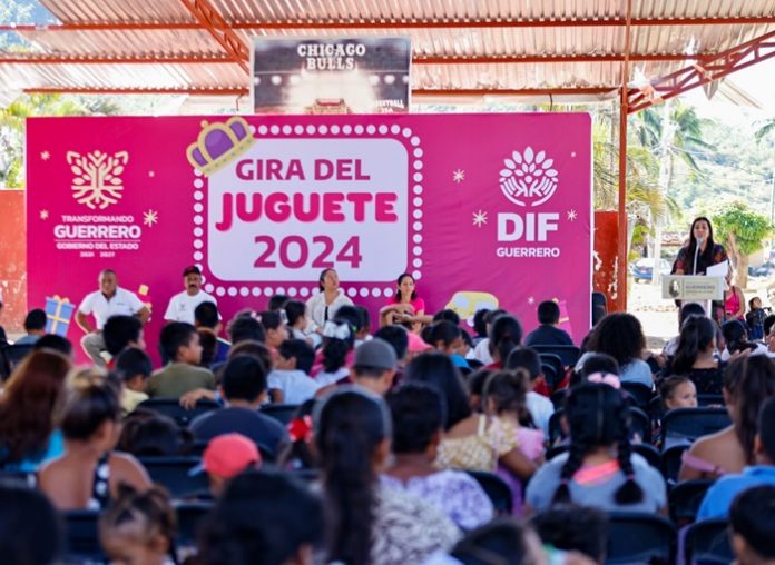 Liz Salgado lidera Gira del Juguete 2024 en Ejido Viejo, Costa Grande, expresó su agradecimiento al sólido respaldo del gobierno estatal