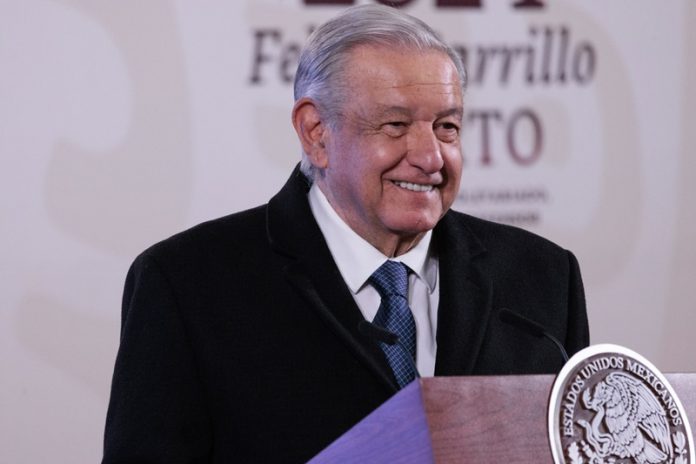 López Obrador propone eliminar organismos neoliberales en México, sirven para legalizar el traslado de bienes públicos a manos privadas