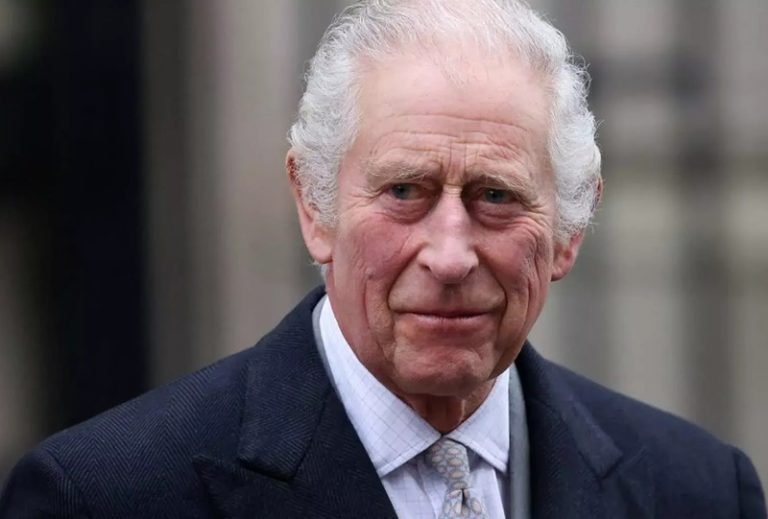 Rey Carlos III Inicia Tratamiento contra el Cáncer