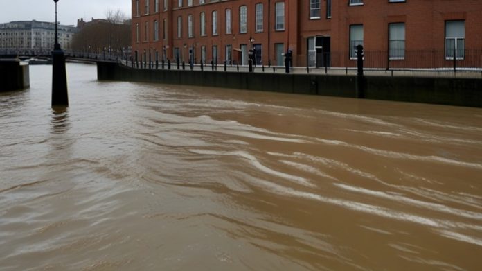 Desafío Climático: Londres Refuerza Defensas Contra Inundaciones. Las opciones incluyen mejorar las estructuras existentes para hacer frente al aumento del nivel del mar y las tormentas más severas para 2070