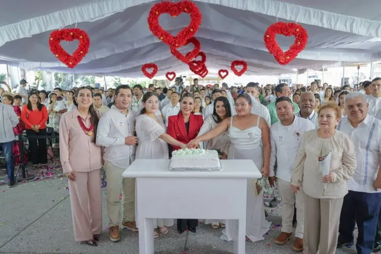 Preside Evelyn Salgado bodas colectivas 2025 "Nos Casamos"