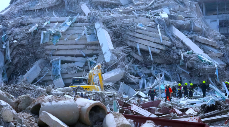 Terremoto de 7.7 Devasta Myanmar: Más de 1,600 Muertos y Crisis Humanitaria en Aumento