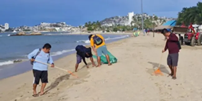 Retiran más de ocho toneladas de basura Promotora colabora con autoridades municipales en la limpieza de canales