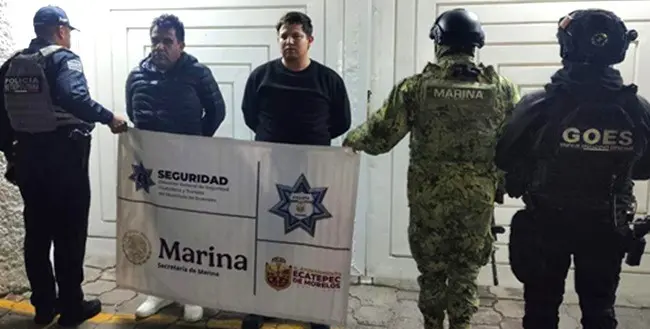 Detienen a falsos policías ministeriales Uno de los detenidos cuenta con antecedentes por portación ilegal de arma de fuego