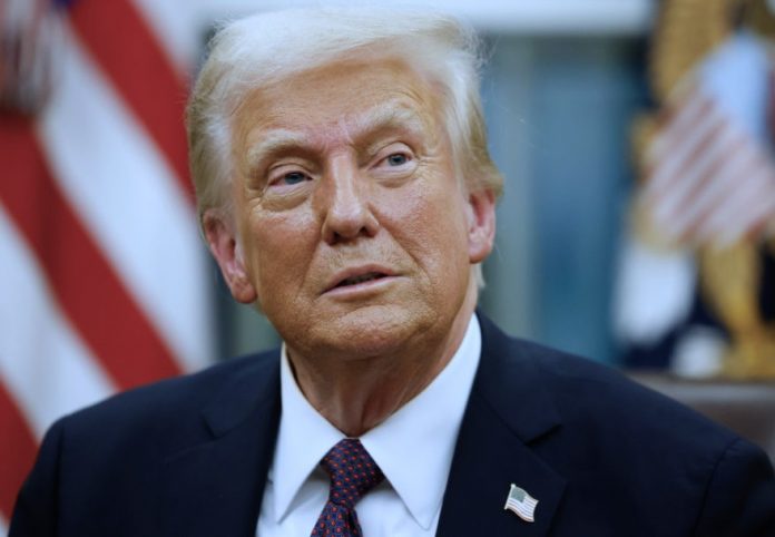 ⚠️🇺🇸 Trump amenaza con intervención federal en Chicago tras rechazo de Pritzker. La administración local prioriza programas de prevención comunitaria y desarme voluntario