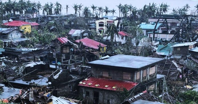 Evacuaciones masivas en Filipinas y Taiwán por supertifón Ragasa: vientos de hasta 230 km/h. En medio de la emergencia, miles de filipinos salieron este domingo a las calles en protestas nacionales contra la corrupción