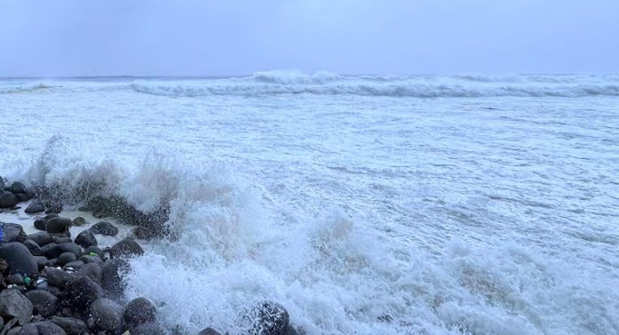 Shenzhen en alerta máxima: supertifón Ragasa amenaza el sur de China tras devastar Filipinas. La Organización Meteorológica Mundial advirtió que estos fenómenos extremos podrían repetirse con más frecuencia debido al cambio climático.