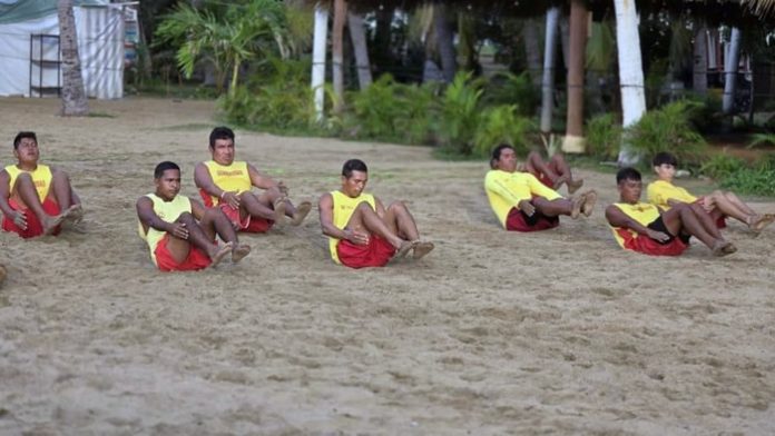 🌊 Certifican a guardavidas de Acapulco para garantizar seguridad en playas, el puerto recibió más de 800,000 turistas nacionales y extranjeros solo en agosto