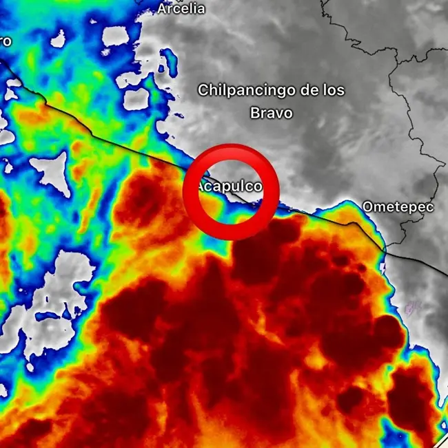 🌧️⚠️ Acapulco bajo alerta: persisten lluvias y oleaje alto por onda tropical. 🚫 *Se recomienda no bañarse en playas no habilitadas ni realizar actividades náuticas sin autorización.