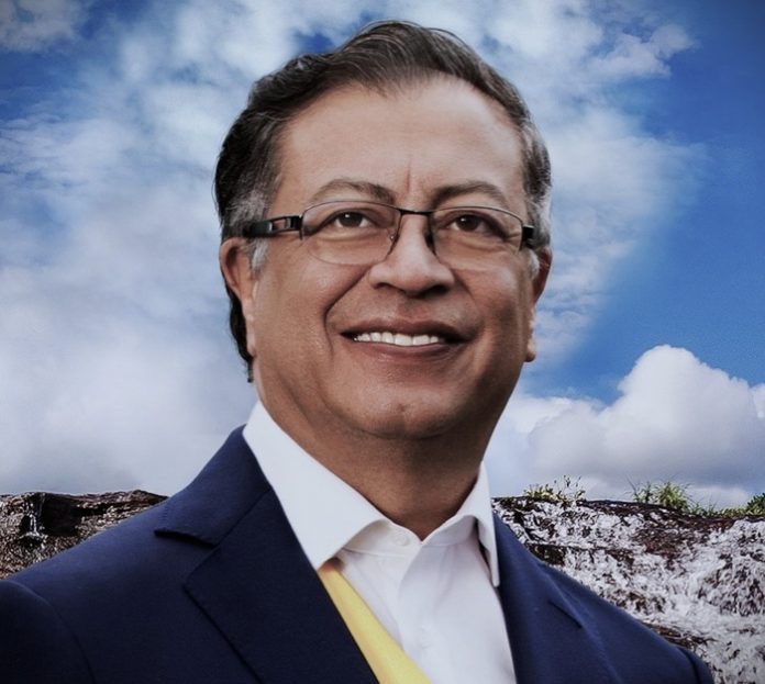 Petro advirtió que Colombia retirará su embajada en Perú si allanan la sede de México, asilada Betssy Chávez. Juez ordenó prisión preventiva