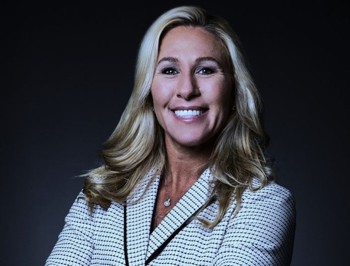 Marjorie Taylor Greene anunció su renuncia al Congreso de EE.UU., efectiva el 5/1/2026. Criticó a Trump y denunció 