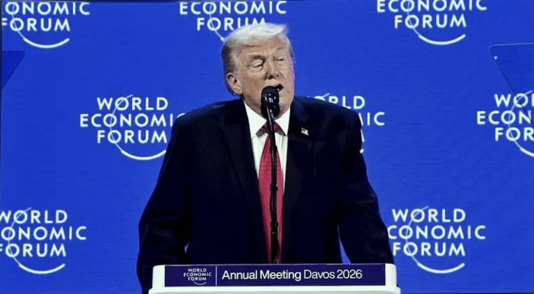 El espectáculo de Davos: Trump confunde Islandia con Groenlandia en Davos