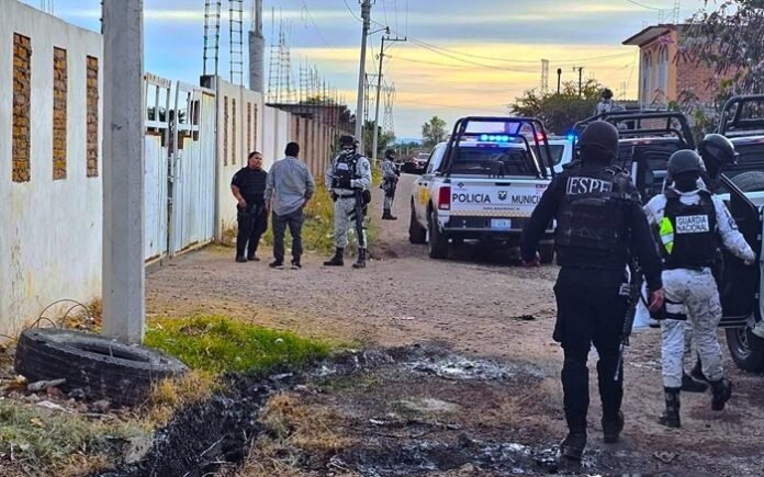 📰 Masacre en un campo de futbol de Salamanca, Guanajuato, deja 11 muertos y seis heridos. Fiscalía estatal investiga y despliega operativo
