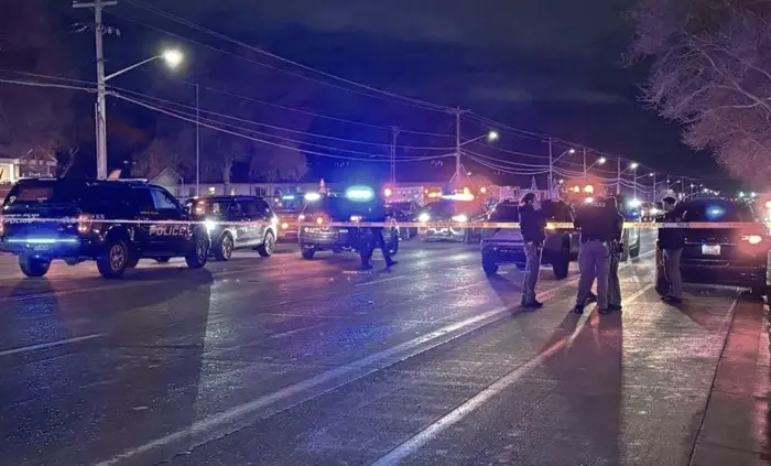 Dos personas murieron y seis resultaron heridas en un tiroteo frente a una iglesia mormona en Salt Lake City durante un servicio conmemorativo. La policía busca al responsable.