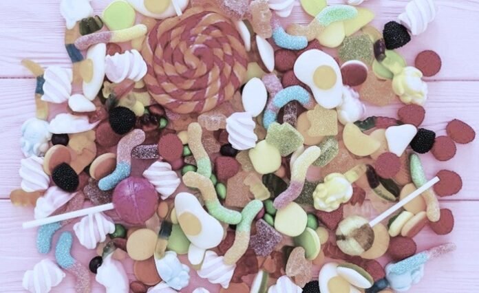 Florida confirmó la presencia de arsénico en dulces de marcas populares. Autoridades alertan a padres y escuelas por riesgos en niños.