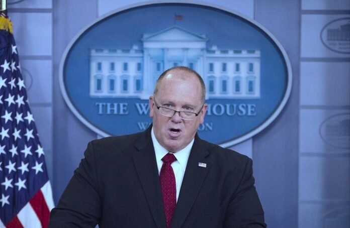 Trump ordena retirar 700 agentes del ICE en Minnesota tras la muerte de dos ciudadanos y semanas de protestas por redadas migratorias.