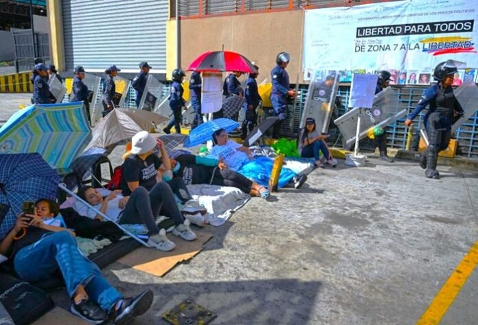 Venezuela libera a 179 presos políticos con la nueva ley de amnistía, mientras ONG y oposición cuestionan cifras y alcance de la medida.