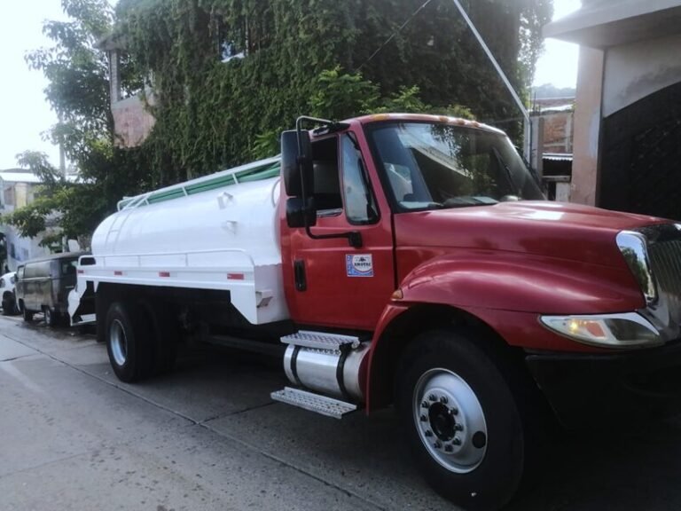 Acapulco colapsa: ciudadanos estallan por abandono y caos