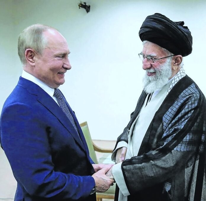 Vladímir Putin calificó de “asesinato cínico” la muerte de Alí Jamenei y condenó la operación de EE.UU. e Israel. Moscú exige solución diplomática y activa medidas de evacuación.