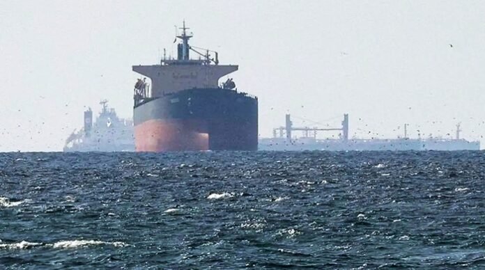 La crisis petróleo Ormuz está elevando precios de gasolina, alimentos y energía. Así impacta la economía global y la inflación.