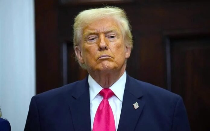 Trump amenaza con destruir buques iraníes que desafíen el bloqueo de Estados Unidos en Ormuz. La tensión escala y golpea mercados y petróleo.