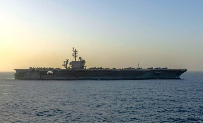 Irán advierte que no reabrirá el estrecho de Ormuz hasta que EE.UU. levante el bloqueo marítimo, elevando la tensión internacional.