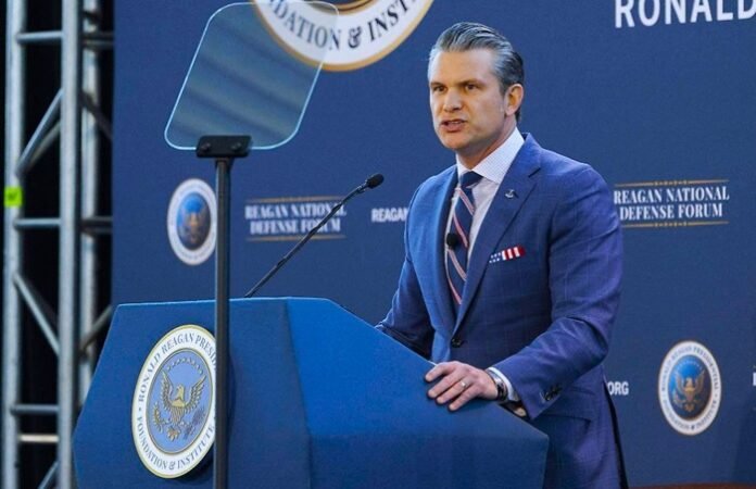 Un juez federal bloquea nuevas restricciones del Pentágono a la prensa en EE.UU. por considerarlas inconstitucionales. El caso sigue en apelación.