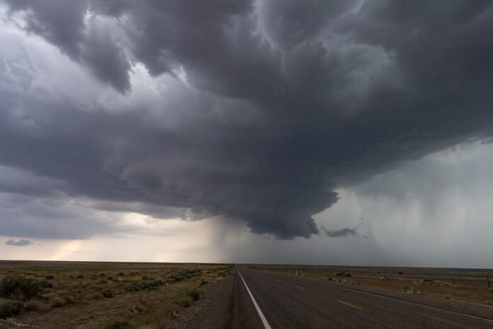 Lluvias en México hoy: pronostican tormentas, granizo y fuertes vientos en el norte del país. Autoridades alertan por posibles torbellinos en Coahuila.