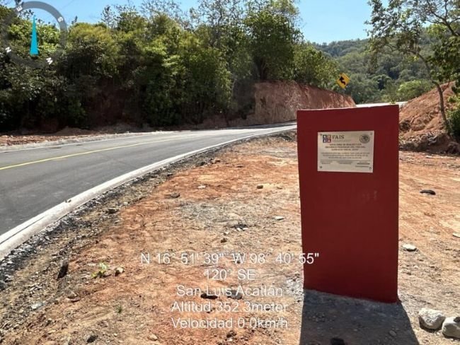 Avanza la pavimentación del camino San Luis Acatlán–Nejapa–Camalotillo; beneficia a más de 10 mil habitantes