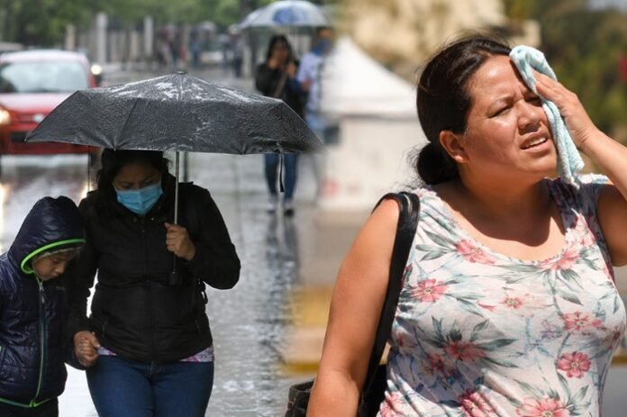 México enfrenta lluvias intensas, granizo y calor extremo en 13 estados. El SMN alerta por inundaciones, fuertes vientos y altas temperaturas.