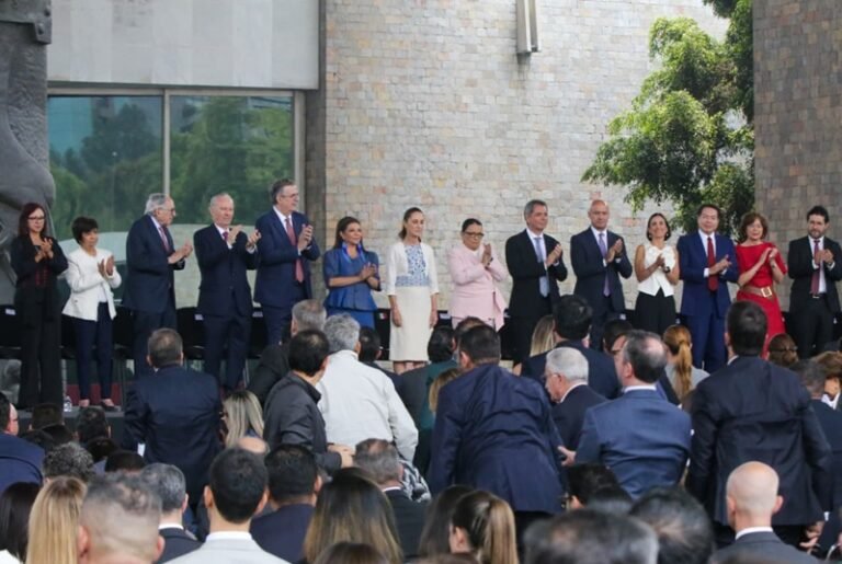 Sheinbaum lanza Plan México para atraer inversión y blindar el T-MEC