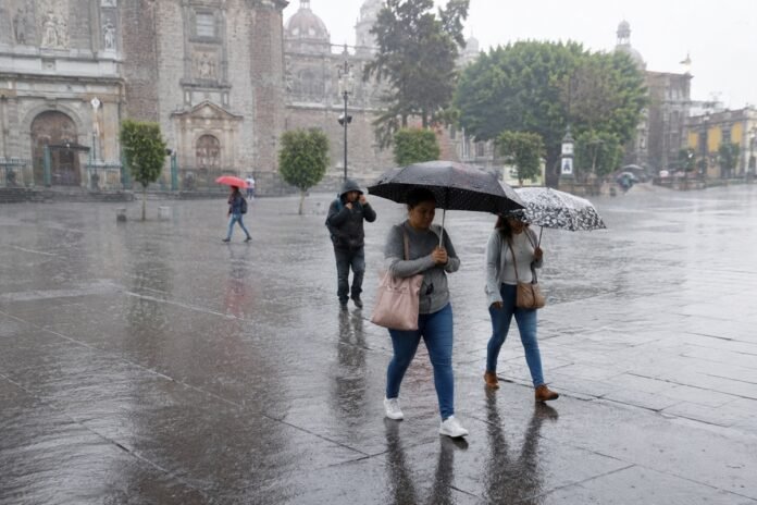 El SMN prevé lluvias intensas en Veracruz, Oaxaca y Chiapas, además de calor extremo en el norte del país este domingo 22 de junio.