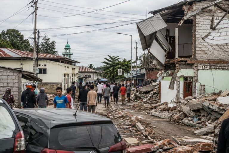 Terremotos sacuden en Indonesia, China y Japón