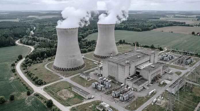 Alemania aprueba la producción de combustible nuclear de estilo soviético en Lingen con participación de Rosatom. Análisis del dilema entre la seguridad energética y las tensiones geopolíticas en la UE.