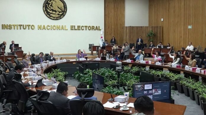 El INE propone más de 10 mil 842 millones de pesos para financiar partidos y candidaturas independientes durante las elecciones de 2027.