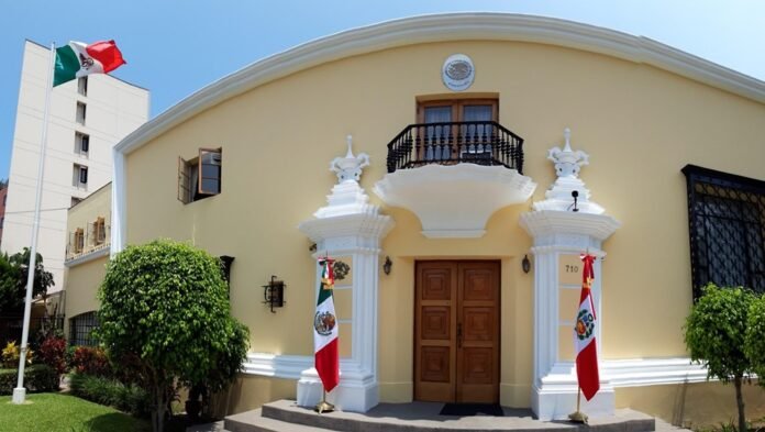 México y Perú reanudan relaciones diplomáticas tras acuerdo para otorgar salvoconducto a Betssy Chávez, asilada en embajada mexicana en Lima