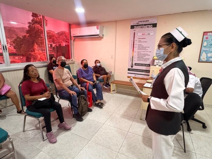 IMSS Guerrero fortalece la atención a personas con diabetes tipo 2 mediante CADIMSS, que atendió a mil 388 pacientes durante 2026.